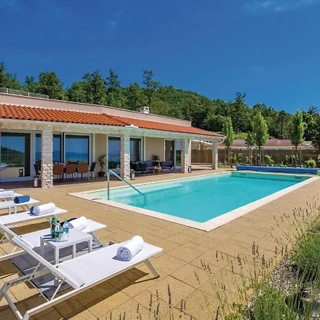 Amazing In With Sauna, Wifi And Outdoor Swimming Pool * Veprinac
