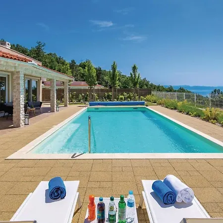 펜션 Amazing In With Sauna, Wifi And Outdoor Swimming Pool Veprinac
