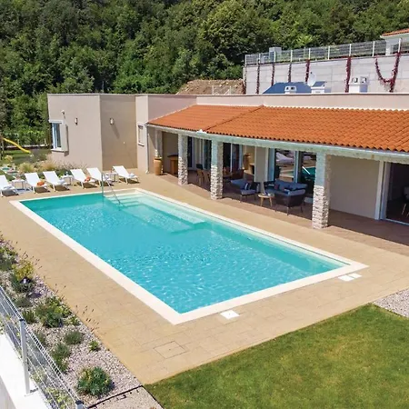 Amazing In With Sauna, Wifi And Outdoor Swimming Pool Feriehus *