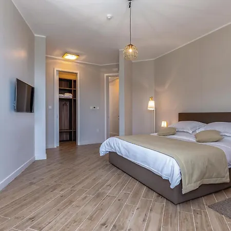 בית נופש Amazing In With Sauna, Wifi And Outdoor Swimming Pool
