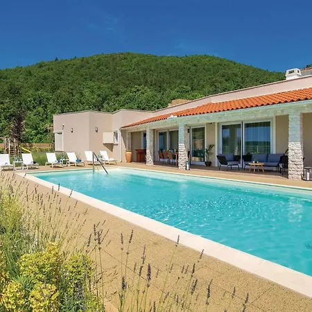 Amazing In With Sauna, Wifi And Outdoor Swimming Pool Veprinac